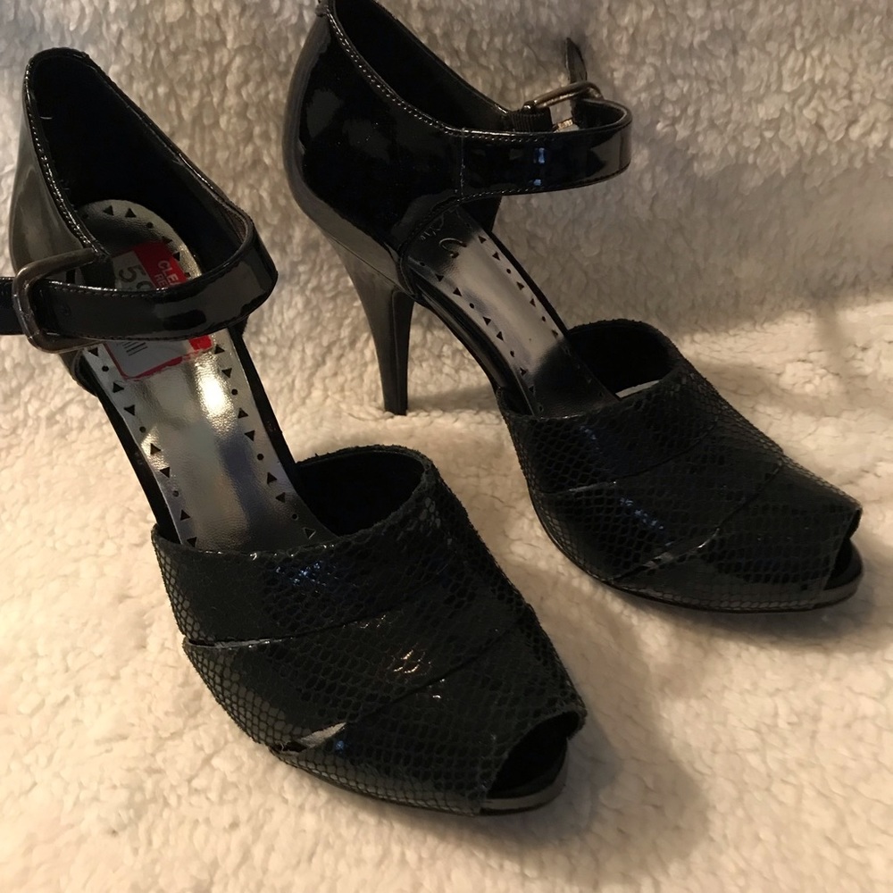 ⬇️BCBG Paris NWT Patent Leather Black 7.5B